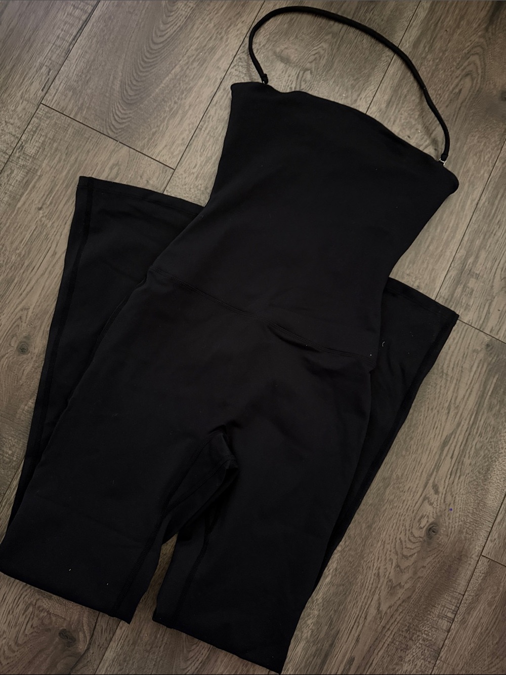 Oqq Strapless Black Jumpsuit for Women flared